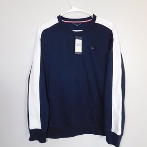 NWT tommy hilfiger navy crewneck size medium